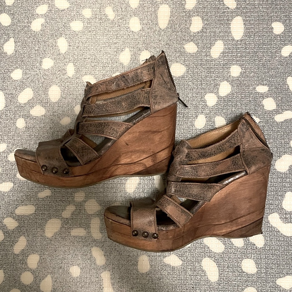 BED STU wedges